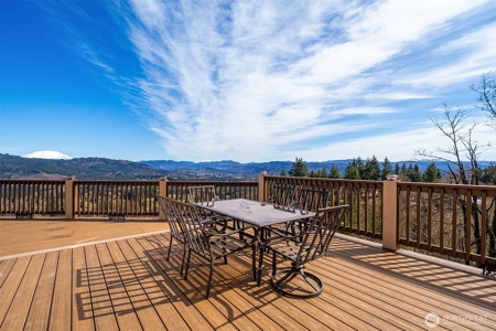 5-Acre Gated Estate with Views & ADU - image 2