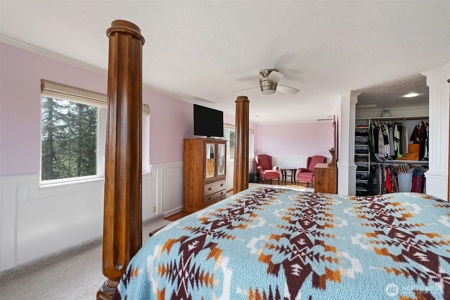 5-Acre Gated Estate with Views & ADU - image 32