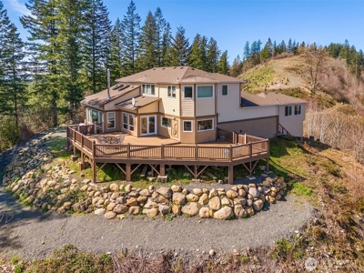 5-Acre Gated Estate with Views & ADU - image 39