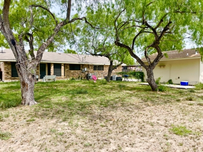 Charming home on a large lot located on an established street - image 21