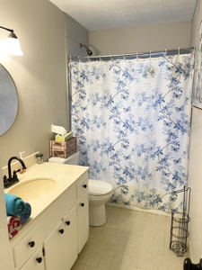 Charming home on a large lot located on an established street - image 11