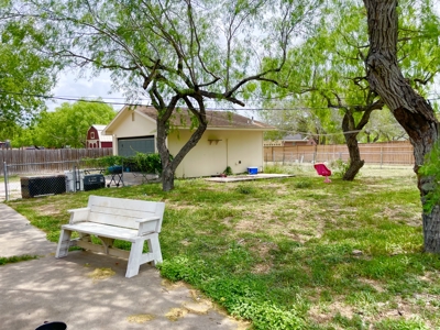 Charming home on a large lot located on an established street - image 20