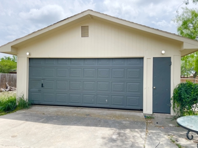 Charming home on a large lot located on an established street - image 23