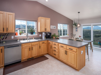 On grid solar home on acreage with privacy yet close to town - image 10