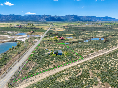 On grid solar home on acreage with privacy yet close to town - image 37
