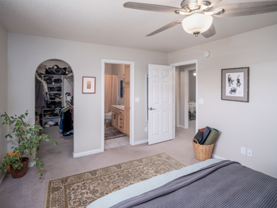 On grid solar home on acreage with privacy yet close to town - image 15