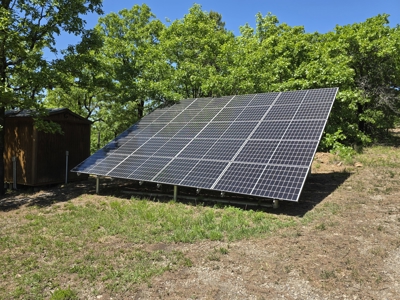 Off- Grid Cabin Adjoining National Forest - image 20