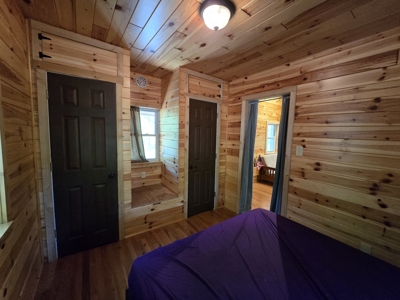 Off- Grid Cabin Adjoining National Forest - image 14