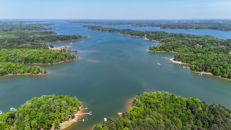 Kerr Lake Comfort: 2BR Home in the Plum Nutty Community - image 9