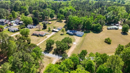 Kerr Lake Comfort: 2BR Home in the Plum Nutty Community - image 6