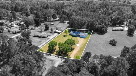 Kerr Lake Comfort: 2BR Home in the Plum Nutty Community - image 2