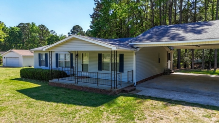Kerr Lake Comfort: 2BR Home in the Plum Nutty Community - image 11
