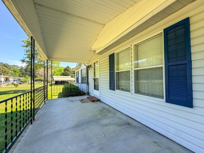 Kerr Lake Comfort: 2BR Home in the Plum Nutty Community - image 13