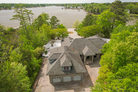 Albemarle Plantation Waterfront Home on 2.36 Acres with privacy! - image 1