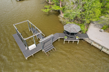 Albemarle Plantation Waterfront Home on 2.36 Acres with privacy! - image 5