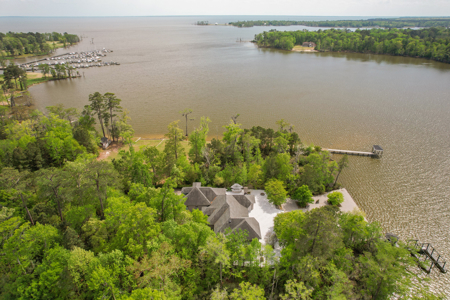 Albemarle Plantation Waterfront Home on 2.36 Acres with privacy! - image 6