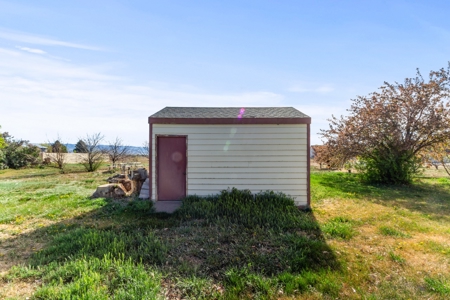 Home For Sale On Acreage With ADU in Montrose Colorado - image 43