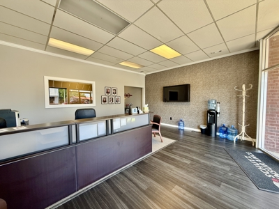 Commercial office building for sale Samson Alabama - image 3