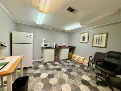 Commercial office building for sale Samson Alabama - image 4