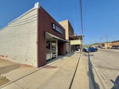 Commercial office building for sale Samson Alabama - image 17