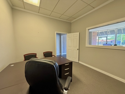Commercial office building for sale Samson Alabama - image 8
