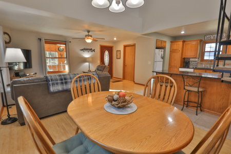 Modern Lake Retreat Minutes from Castle Rock Lake - image 18