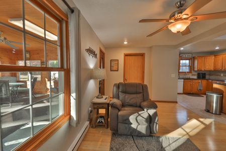 Modern Lake Retreat Minutes from Castle Rock Lake - image 14
