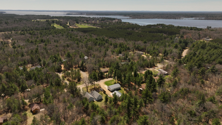 Modern Lake Retreat Minutes from Castle Rock Lake - image 45
