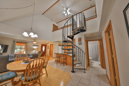 Modern Lake Retreat Minutes from Castle Rock Lake - image 20