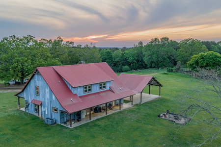55‑Acre Texas Cattle Ranch with 5BR Custom Home - image 7