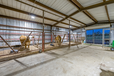 55‑Acre Texas Cattle Ranch with 5BR Custom Home - image 36