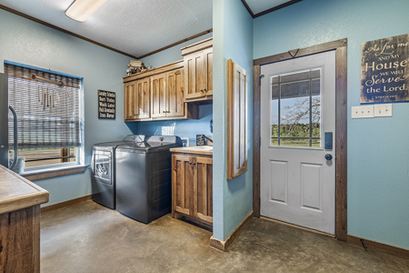 55‑Acre Texas Cattle Ranch with 5BR Custom Home - image 23
