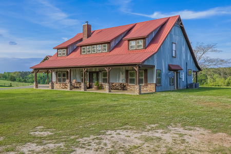 55‑Acre Texas Cattle Ranch with 5BR Custom Home - image 11