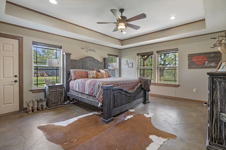 55‑Acre Texas Cattle Ranch with 5BR Custom Home - image 20