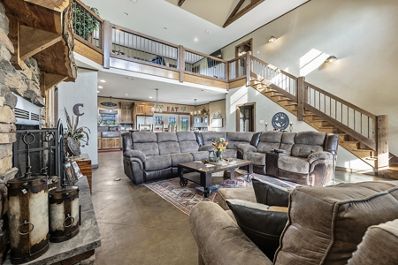 55‑Acre Texas Cattle Ranch with 5BR Custom Home - image 14