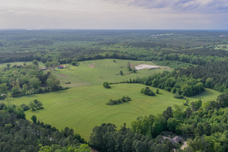 55‑Acre Texas Cattle Ranch with 5BR Custom Home - image 46