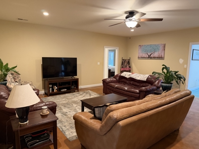 Private Country Home For Sale In Tn 35 Ac Shop Creek Fields - image 12