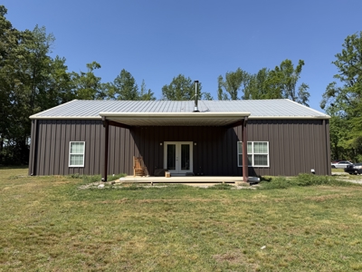 Private Country Home For Sale In Tn 35 Ac Shop Creek Fields - image 2