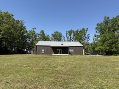 Private Country Home For Sale In Tn 35 Ac Shop Creek Fields - image 1