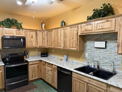 Private Country Home For Sale In Tn 35 Ac Shop Creek Fields - image 14