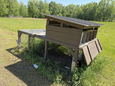 Private Country Home For Sale In Tn 35 Ac Shop Creek Fields - image 6