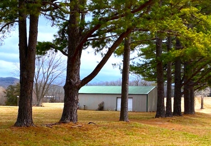 Lakefront Estate on 10 Acres with Gentle Walk to Water - image 18