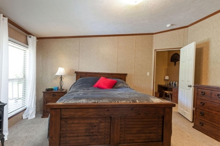 Lakefront Estate on 10 Acres with Gentle Walk to Water - image 27