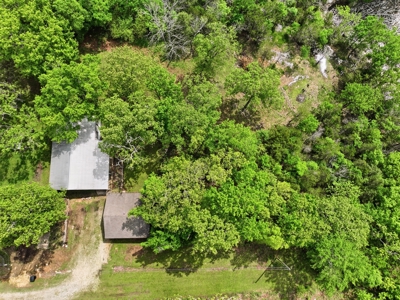 Lakefront Double Wide Mobile Bordering Corps on Bull Shoals Lake - image 2