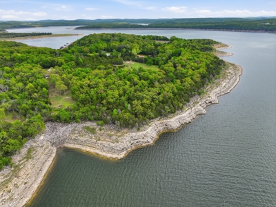 Lakefront Double Wide Mobile Bordering Corps on Bull Shoals Lake - image 48