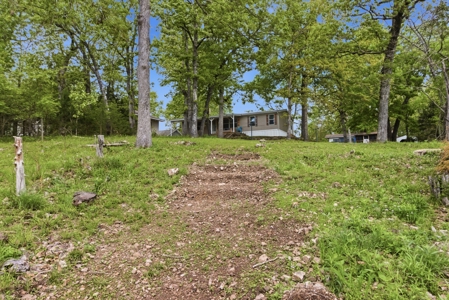 Lakefront Double Wide Mobile Bordering Corps on Bull Shoals Lake - image 31