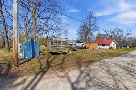 2 Homes on Bull Shoals Lake in Protem, MO - image 20