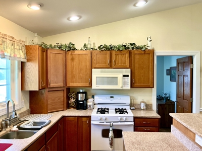 Lake Thunderhead Waterfront Home For Sale - image 10