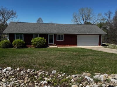 Lake Thunderhead Waterfront Home For Sale - image 1