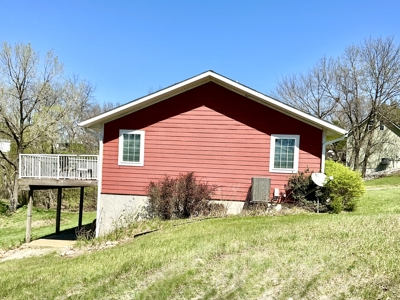 Lake Thunderhead Waterfront Home For Sale - image 4